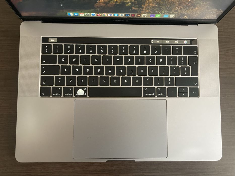 MacBook Pro 15" 2019 2.6GHz 6-Core i7/ 16GB RAM/ 256GB SSD
