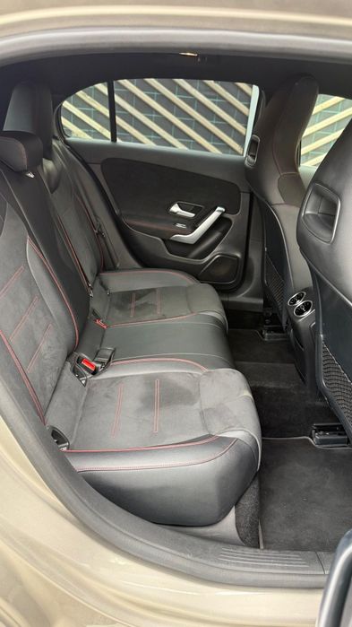 Vând Mercedes Benz A180