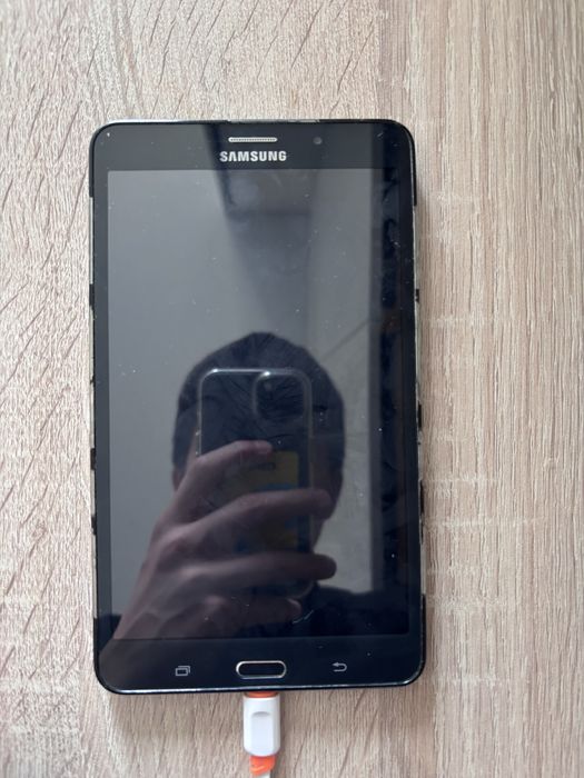 Планшет Samsung Galaxy Tab 4