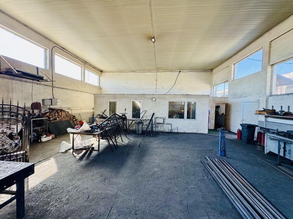 Hala industrială în Fălticeni, Str. Armatei nr. 5 :Suprafata 303 mp