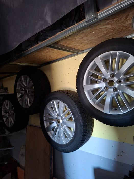 Продам резину с дисками Pirelli 17