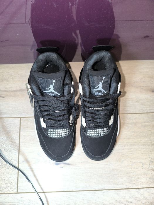 Jordan 4 White Thunder