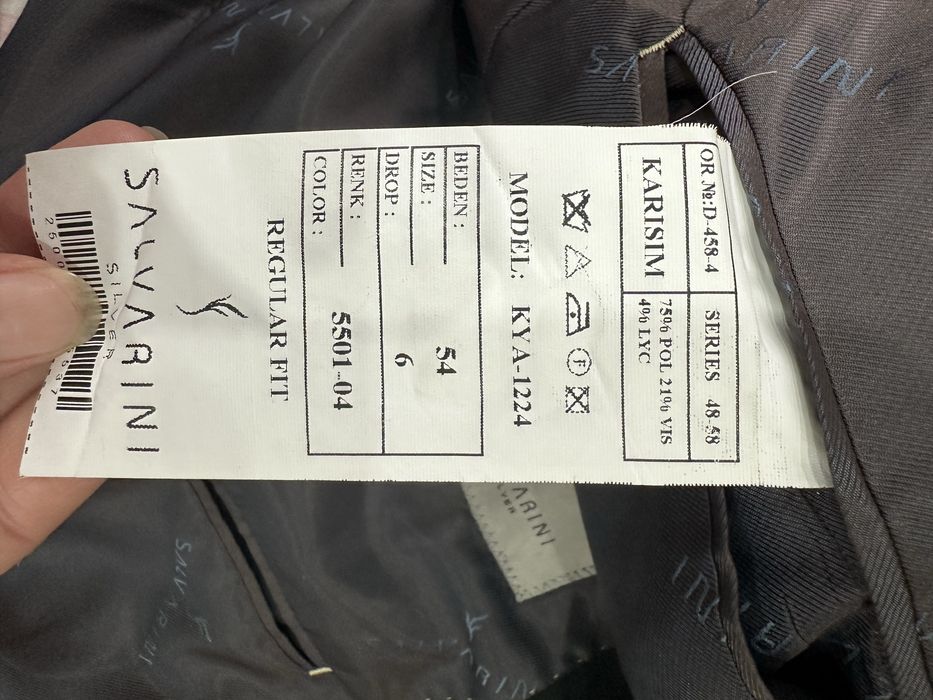Продам классический мужской костюм