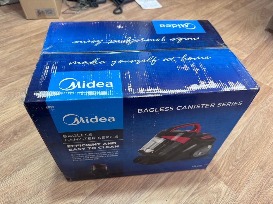 Пылесос в коробке ,..