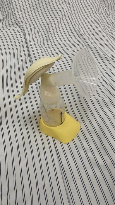 Ръчна помпа за кърма Medela Harmony