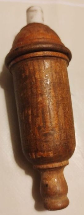 Întrerupător vechi pe fir