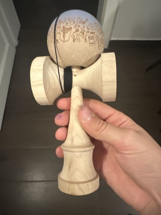 Kendama Miguel foarte putin folisita cu ken answer mark cu cupe masive