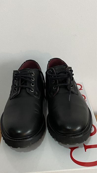 Pantofi Guess piele neagra marimea 41
