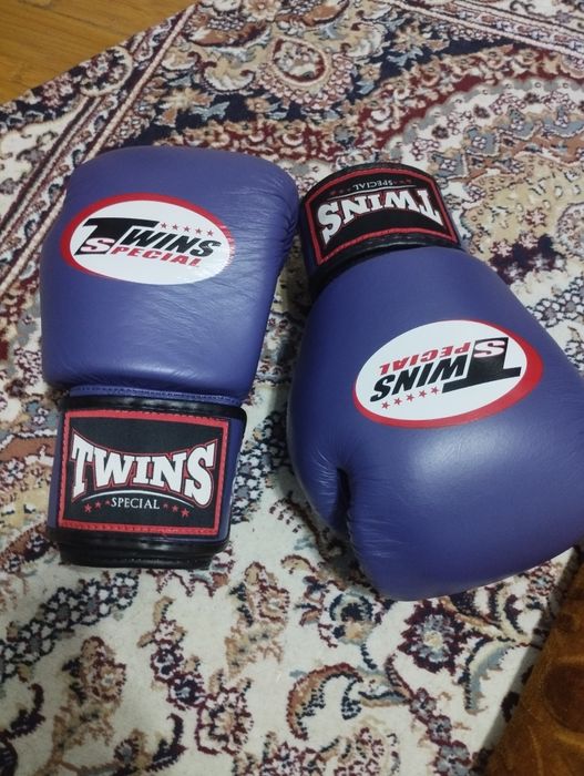 twins боксерские перчатки