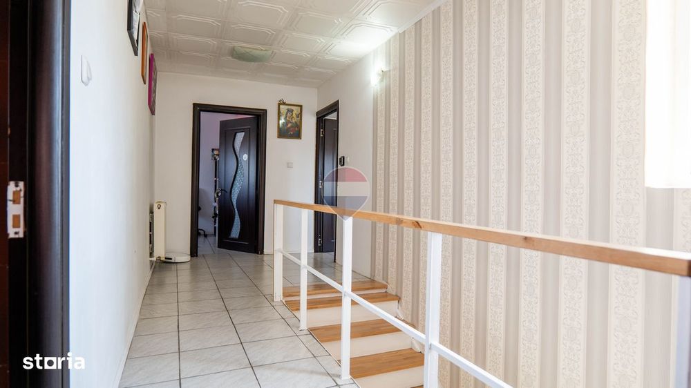 Vanzare vilă cu 2 unitati locative independente in Pantelimon, Central