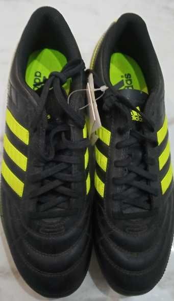 Чисто нови бутонки на adidas 42 номер