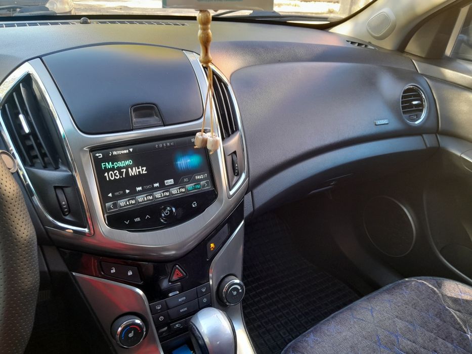 Шевроле Круз 2013 года