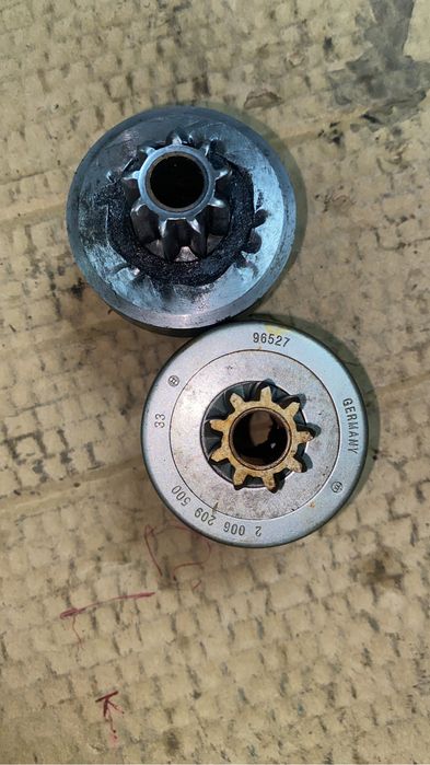 Мерседес MB100D.