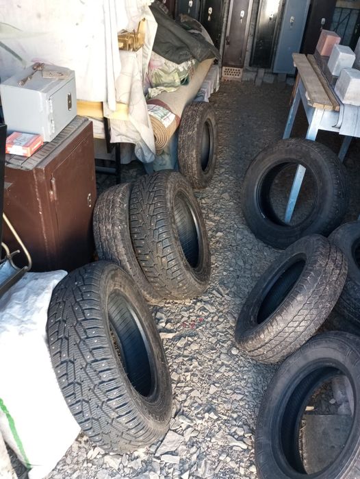 Продам шины на автомобиль  бу.