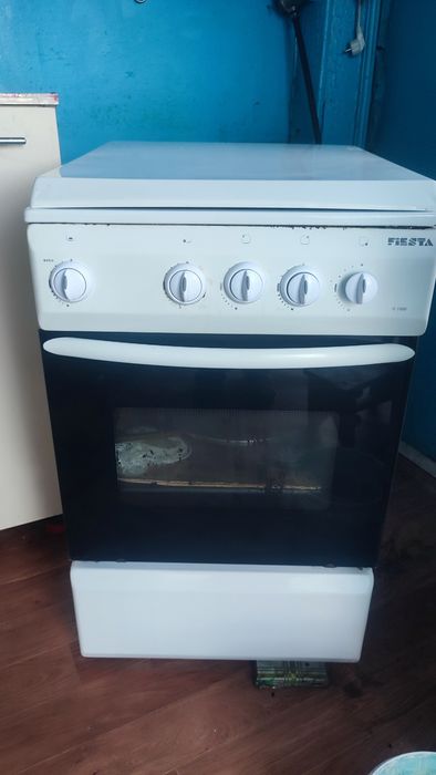 Продам газовую плиту