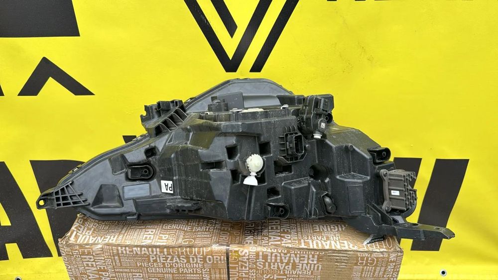 Far renault arkana stanga L E D 260603632R