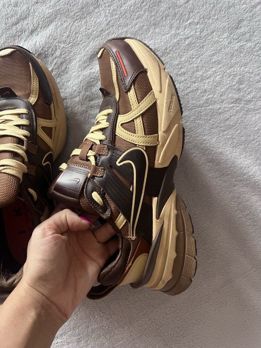 Чисто нови nike 42