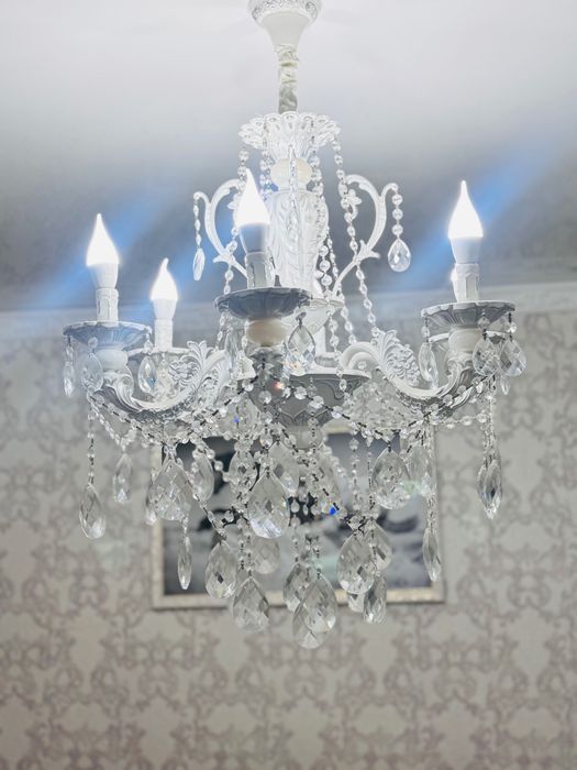 Продается люстра