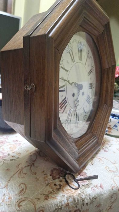 Ceas de perete mecanic