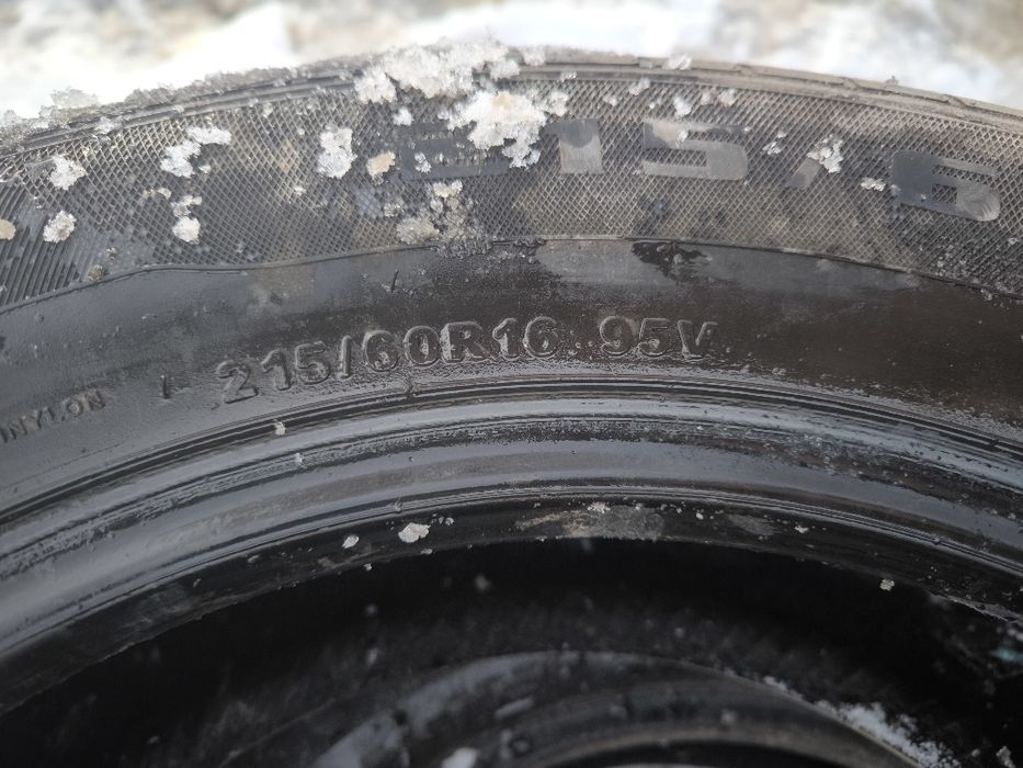 Продам шины 2 шт