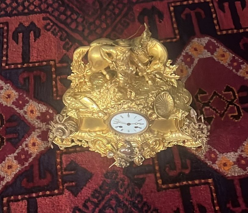 Каминные часы. Антиквариат. Бронза. 19 век.