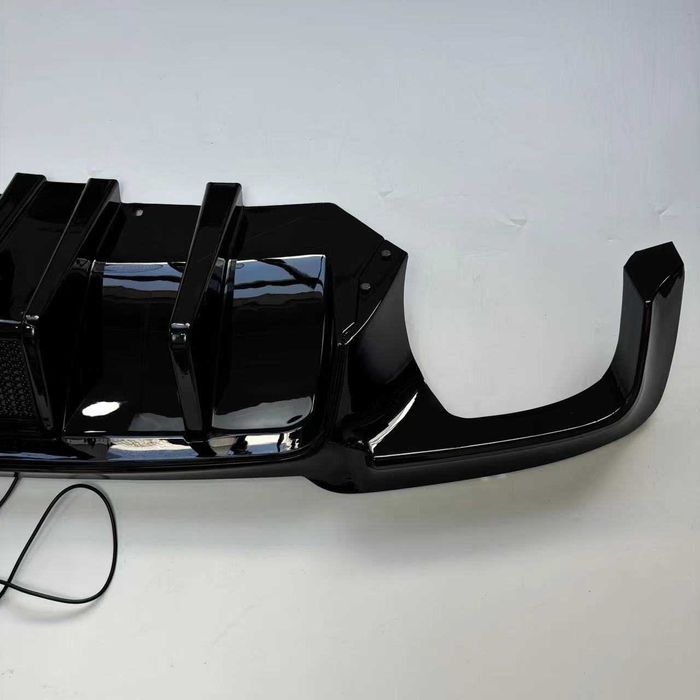 Дифузьор за задна броня БМВ Ф10 led stop F1 М-техник BMW F10 M-technik