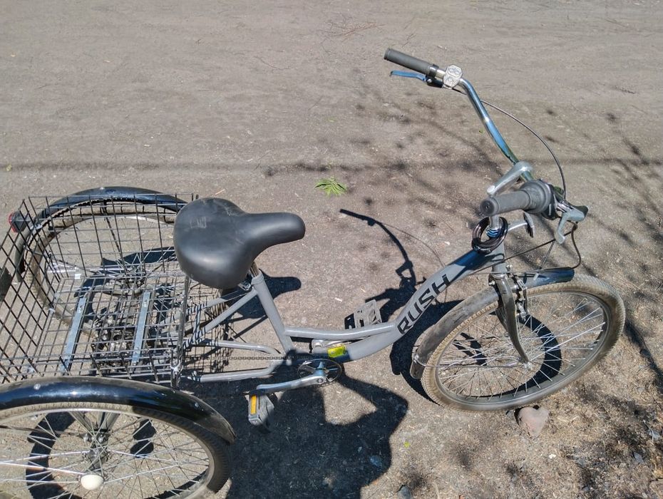 Продам велосипед 3 колесный