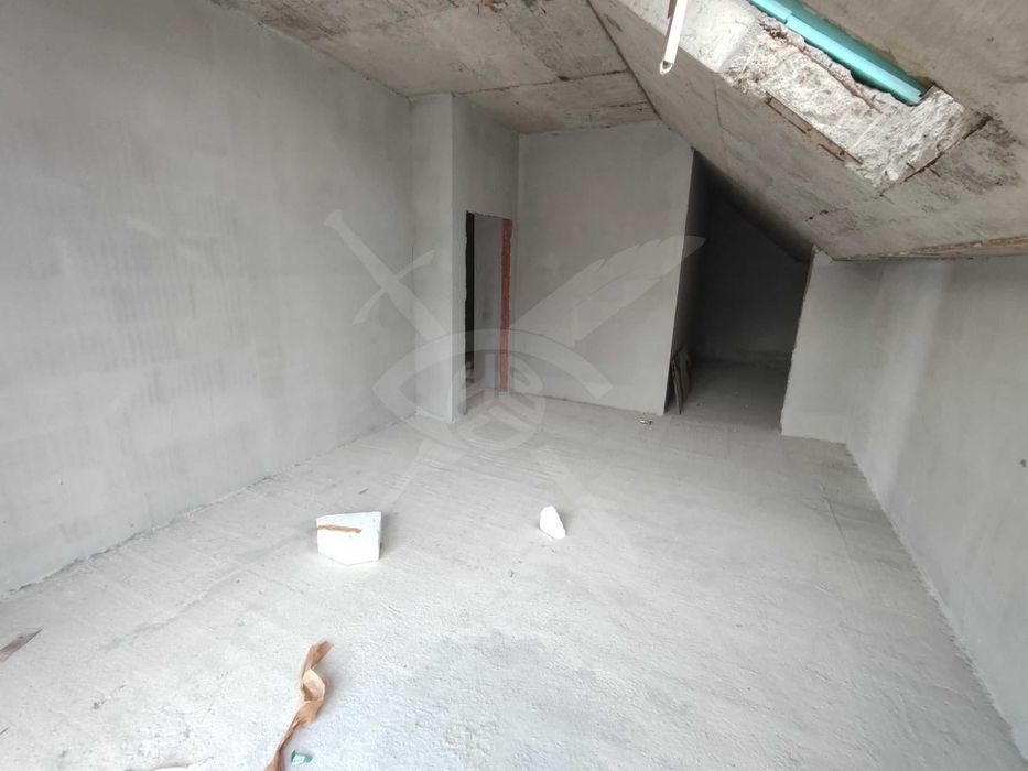 Продава се Многостаен апартамент в Варна, Бриз - 250 кв.м за 2244 €/кв.м - Снимка #3