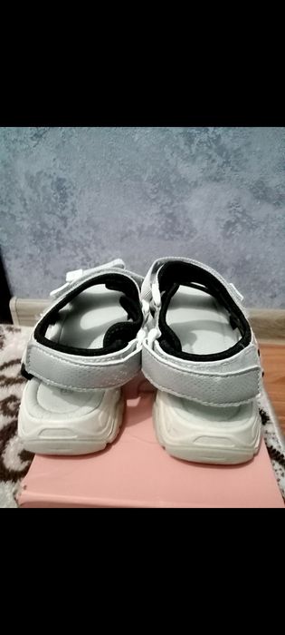 Детские сандали на девочку