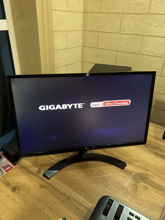 LG Manitor holat yaxshi