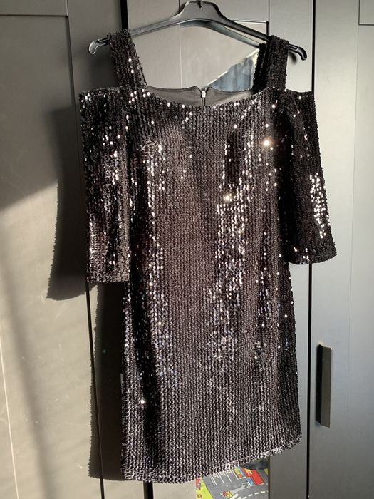 Rochie neagră paiete