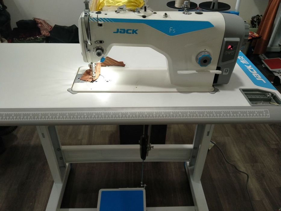 Tikuv mashinasi juda zor