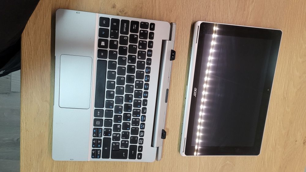 OFERTA DOAR SAPTAMANA ASTA ! 500 lei ! Laptop 2 in 1 Acer Aspire Swit