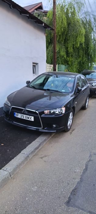 Vând Mitsubishi Lancer 1.5 benzina