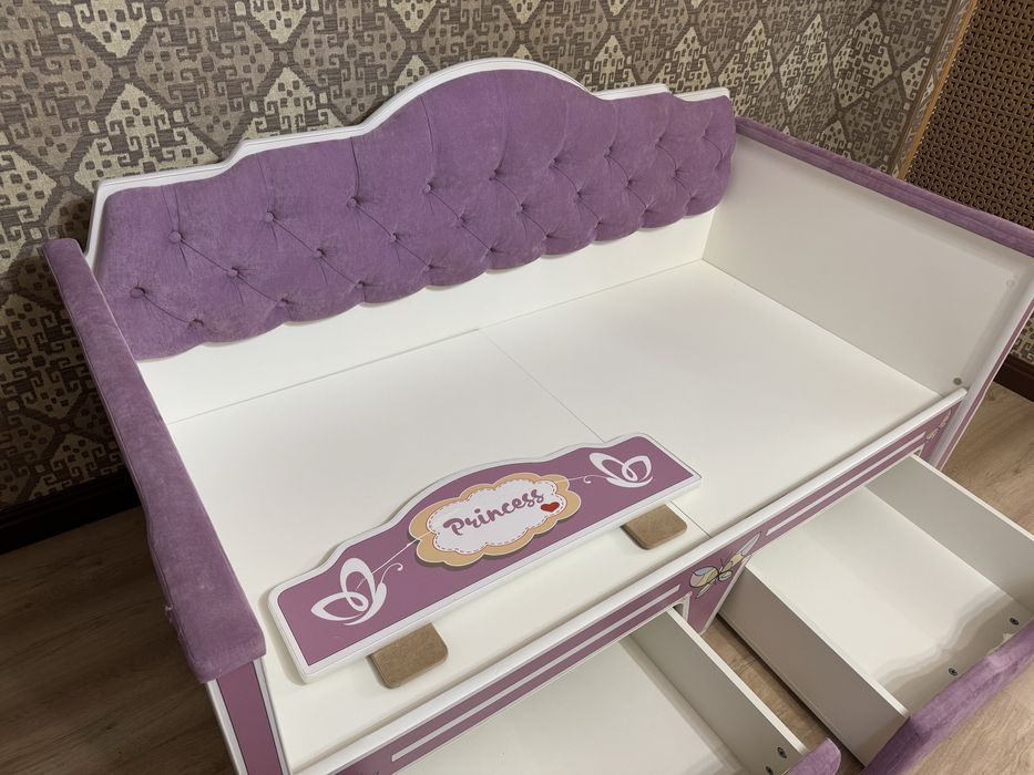 Детская кроватка для девочки