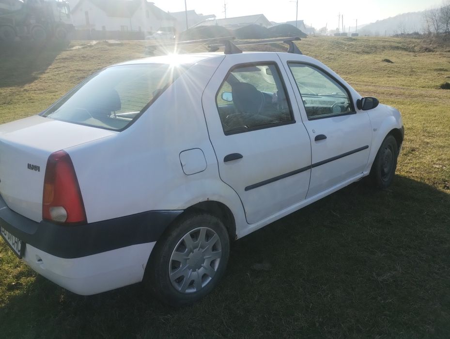 Vând Logan 2005 cu servodirecție.