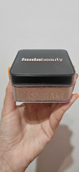 Пудра Huda beauty