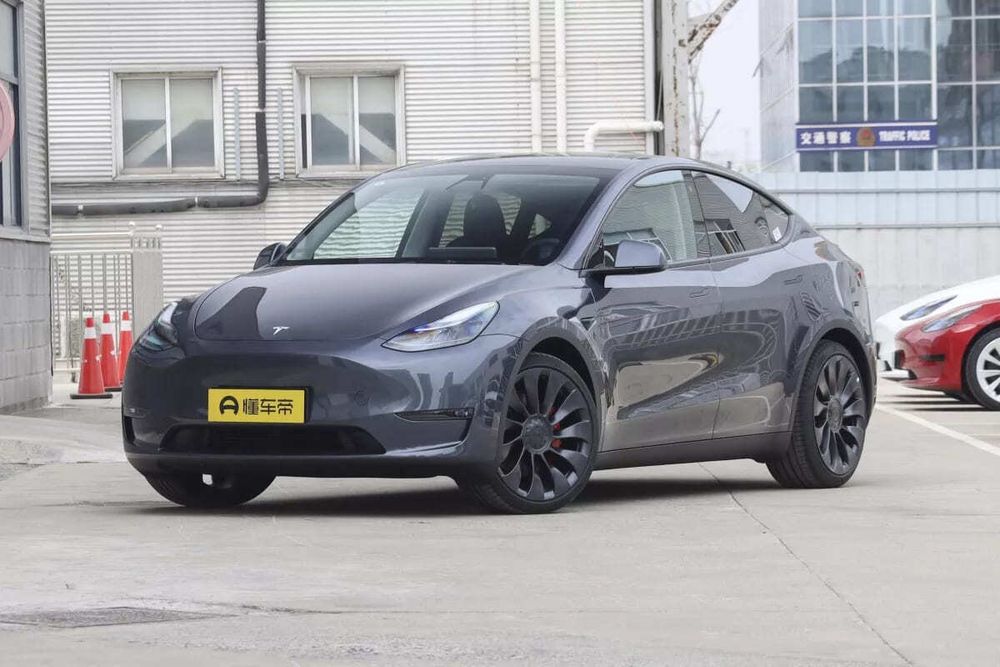 Tesla Model Y Long Range 4WD