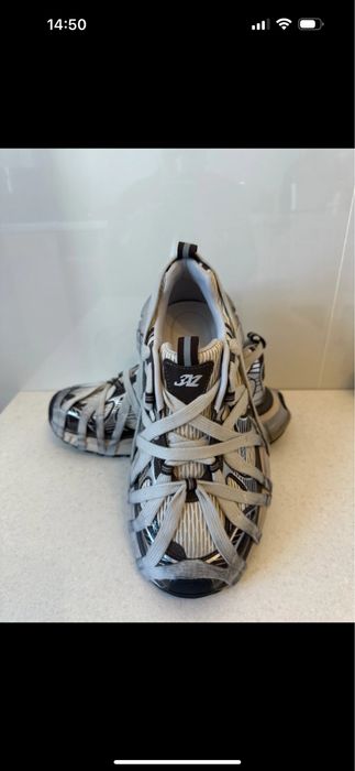 Laces Shoes size 41 ( 26 cm )