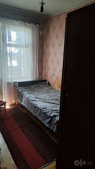 Продам квартиру в кирпичном доме  без маклера