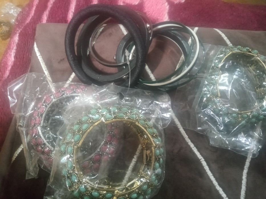 Продаю браслеты новые