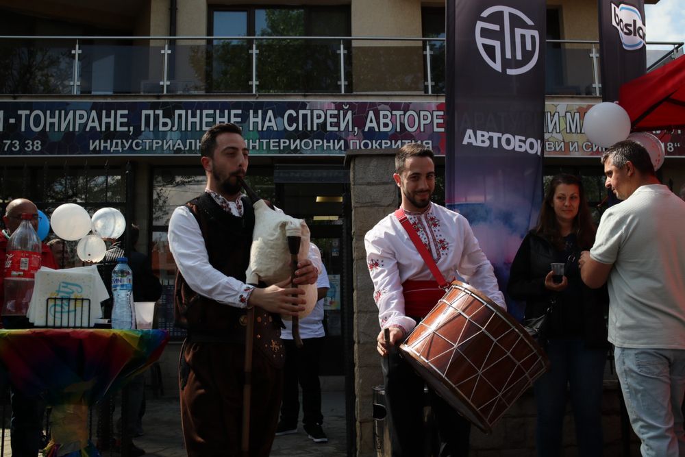 Гайдар за сватби, юбилеи, изненади за приятели.