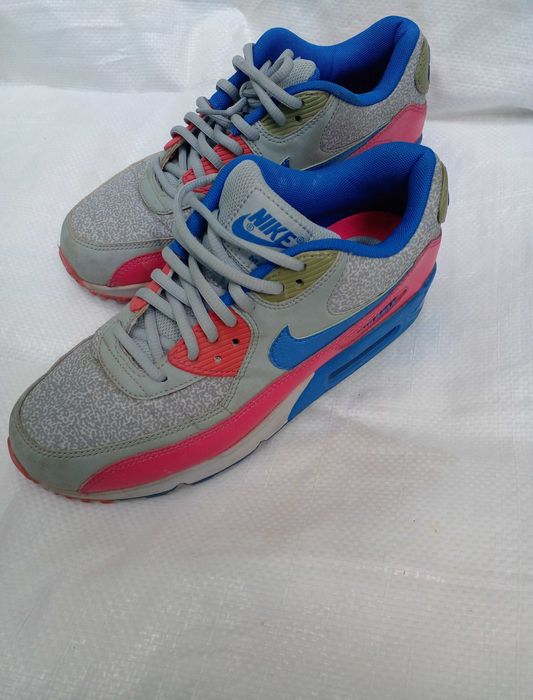 Женские кроссовки Nike