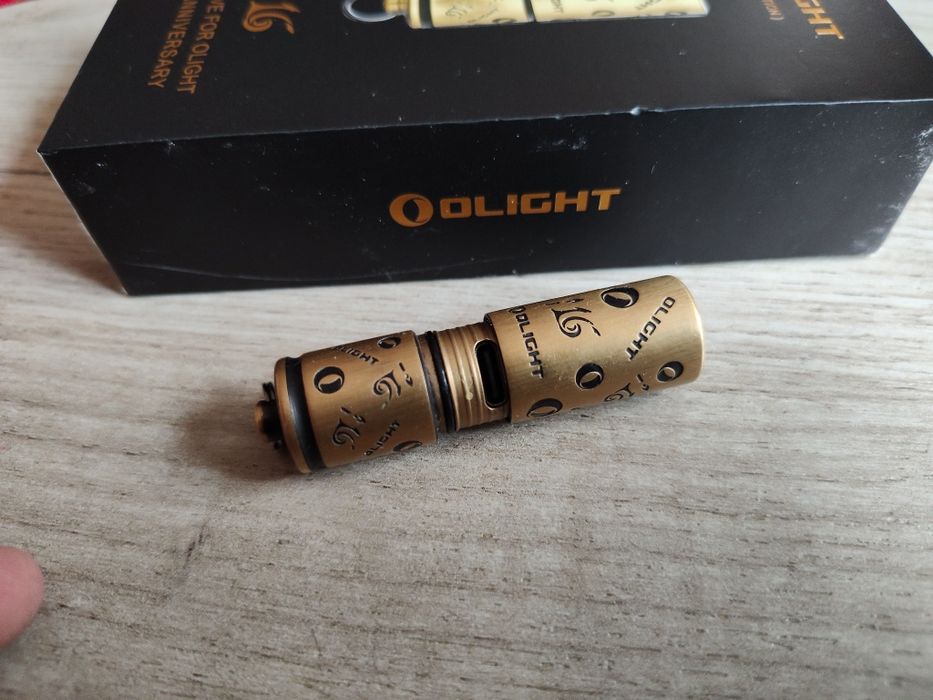 Фенерче Olight i16 180 лумена.