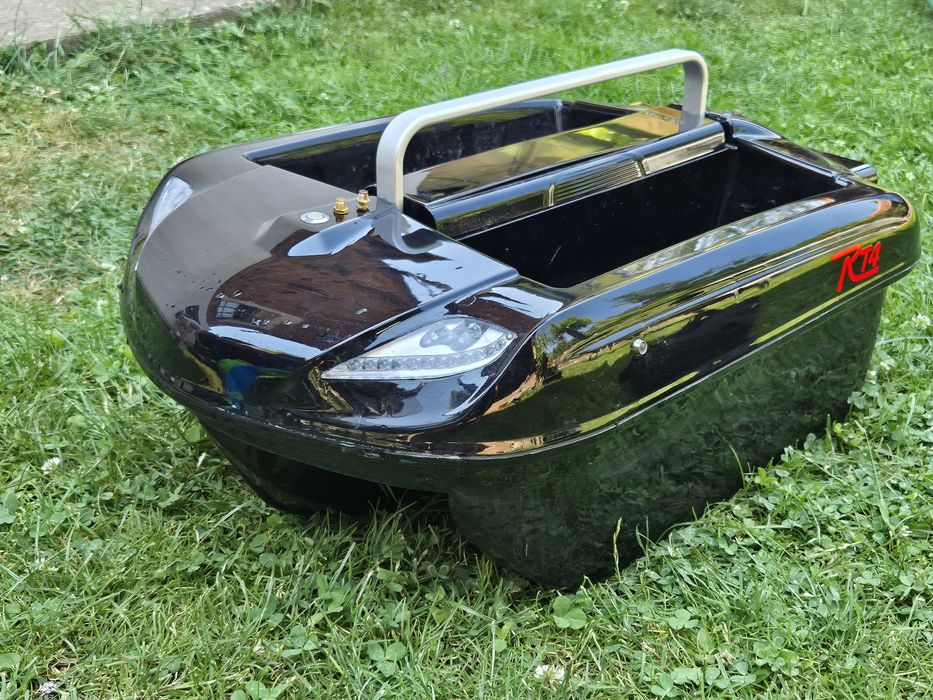 Лодка за захранка Carplounge rt4 v3 + сонар + автопилот