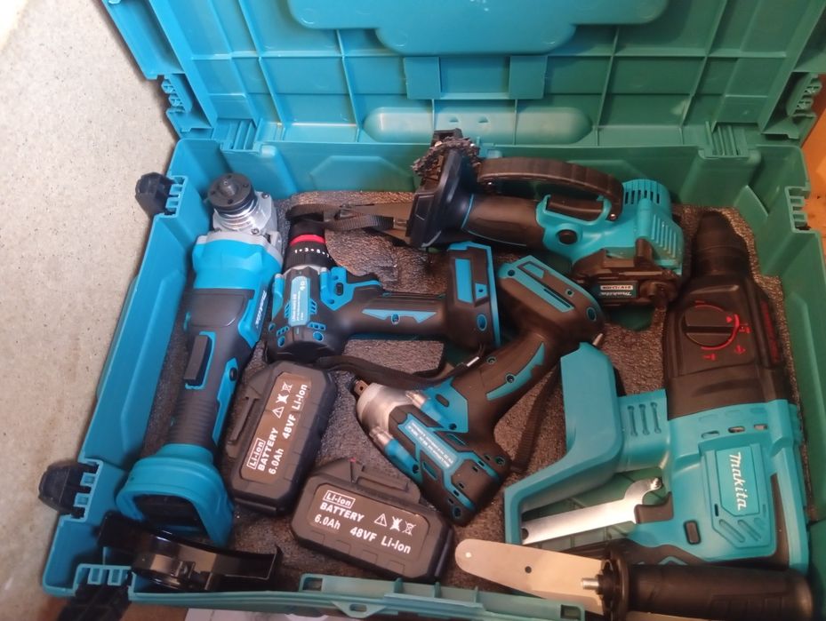 Продам набор Makita.