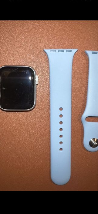 Часы Apple Watch 5:40mm куплено в сша .Коробка,документы всё есть .