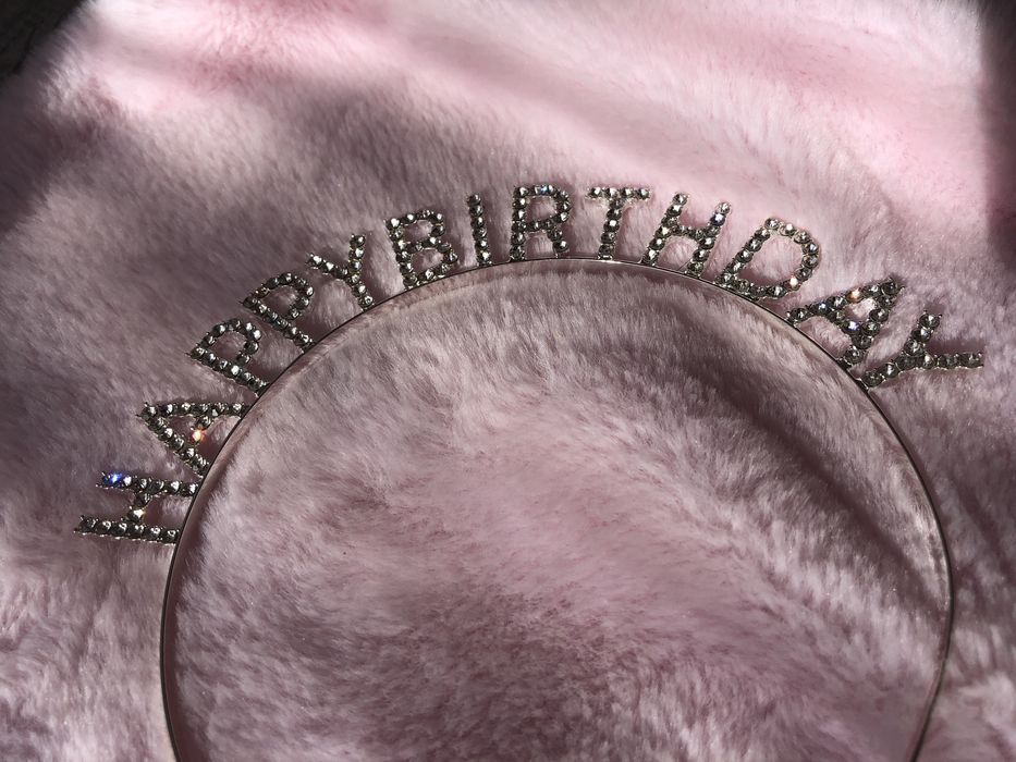 Нежна диадема/тиара с кристали за Рожден Ден, Happy Birthday
