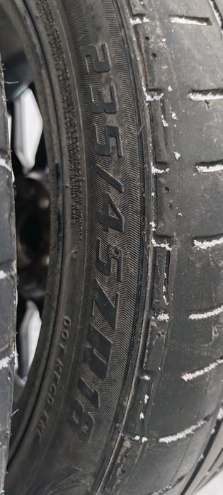 Продам летние шины 235/45/18