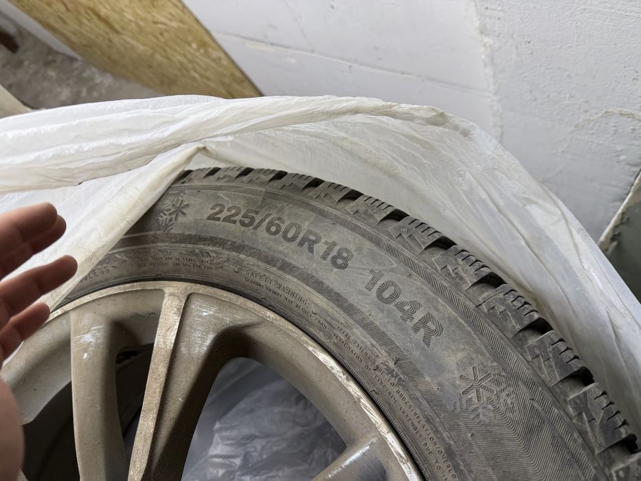 Продам шины с дисками R18